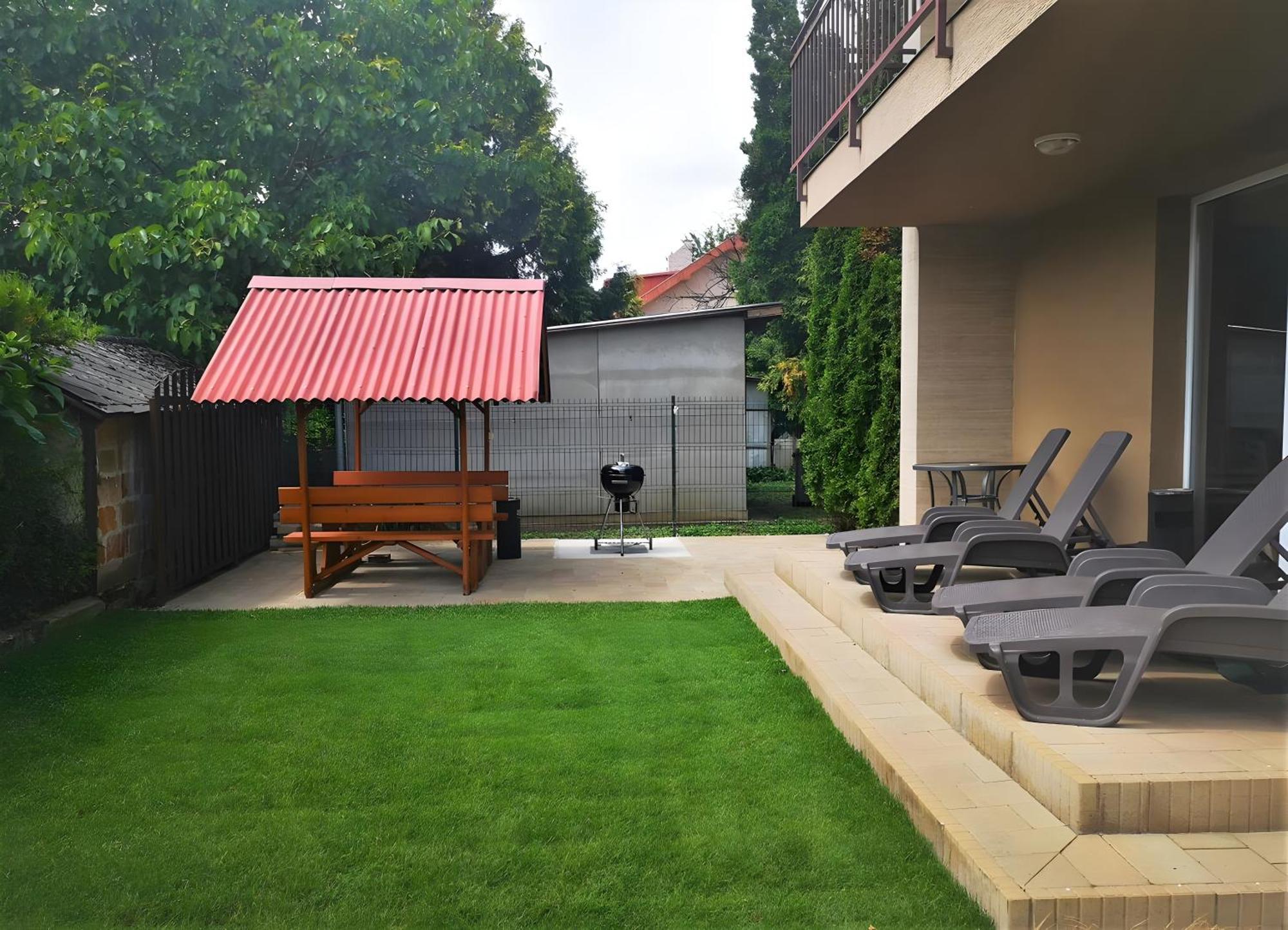 Mandara Wellnes Apartmanok Siófok Exteriér fotografie