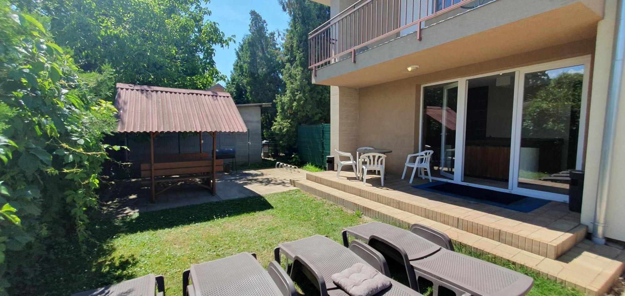 Mandara Wellnes Apartmanok Siófok Exteriér fotografie